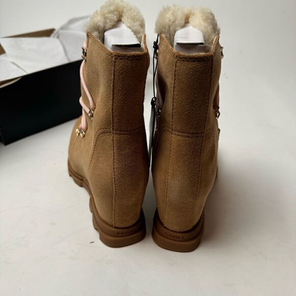 WOMEN'S JOAN OF ARCTIC™ WEDGE III LACE COZY BOOTIE New in Box - Picture 5 of 11